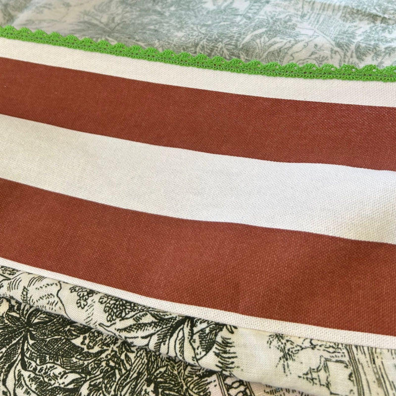 Eggy donkergroen toile de jouy tafelkleed met tijgers en olifanten | 175 x 245 cm