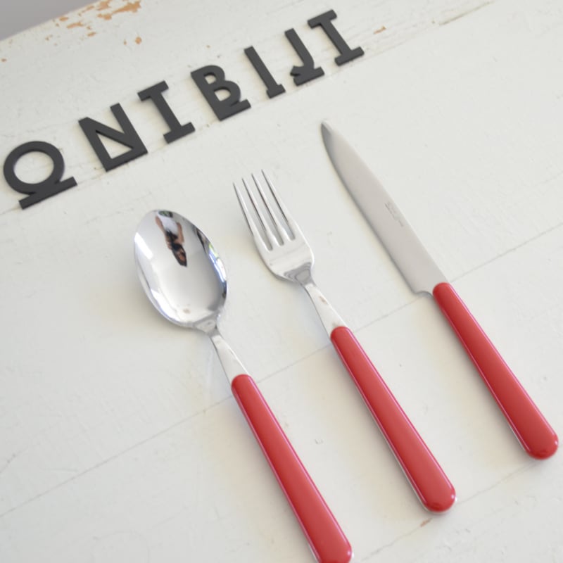 Brio rood, ontbijtbestek, set 18 delig: 6 vorken 6 messen 6 lepels