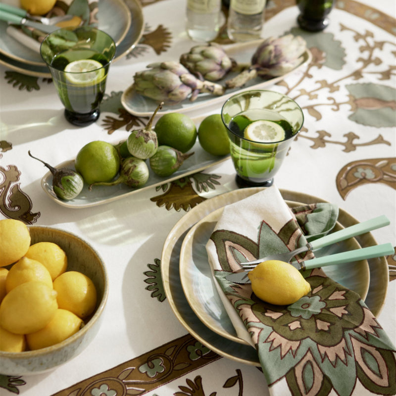 Bungalow blokprint tafelkleed katoen Nomad Sage in gebroken wit met groen, grijs en olijf | 150 x 250 cm