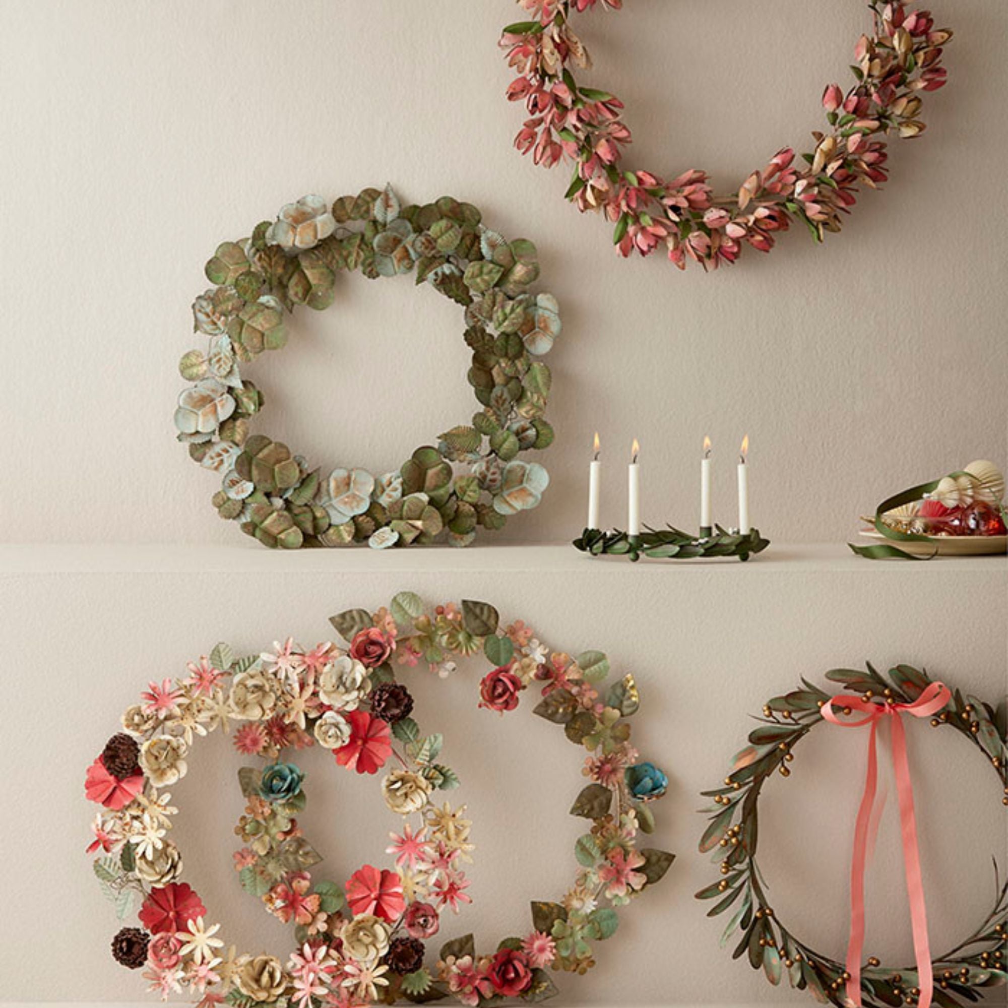 Bungalow decorative wreath with eucalyptus green and gold leaves Ming Ø50 cm