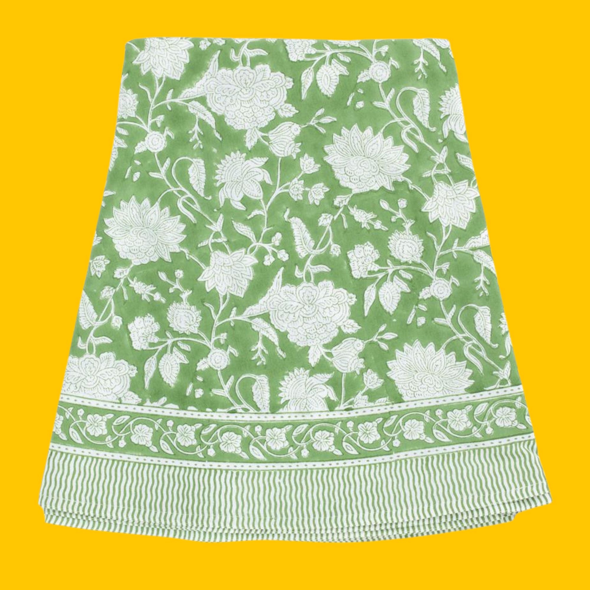 Chamois groot rond tafelkleed, frisgroene Indian Rose blokprint op witte basis | Ø 220 cm