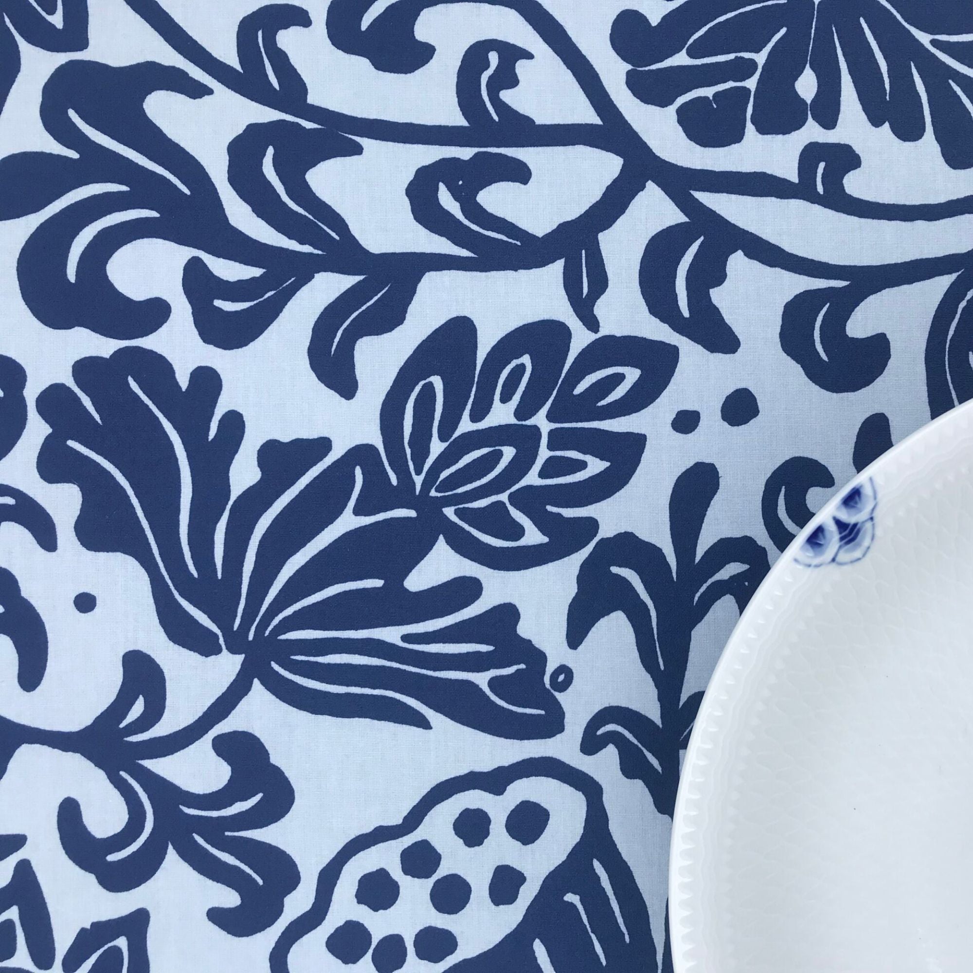 Tafelkleed 'Deens Delfts Blauw', afneembaar en met antislip | per eenheid van 50 cm