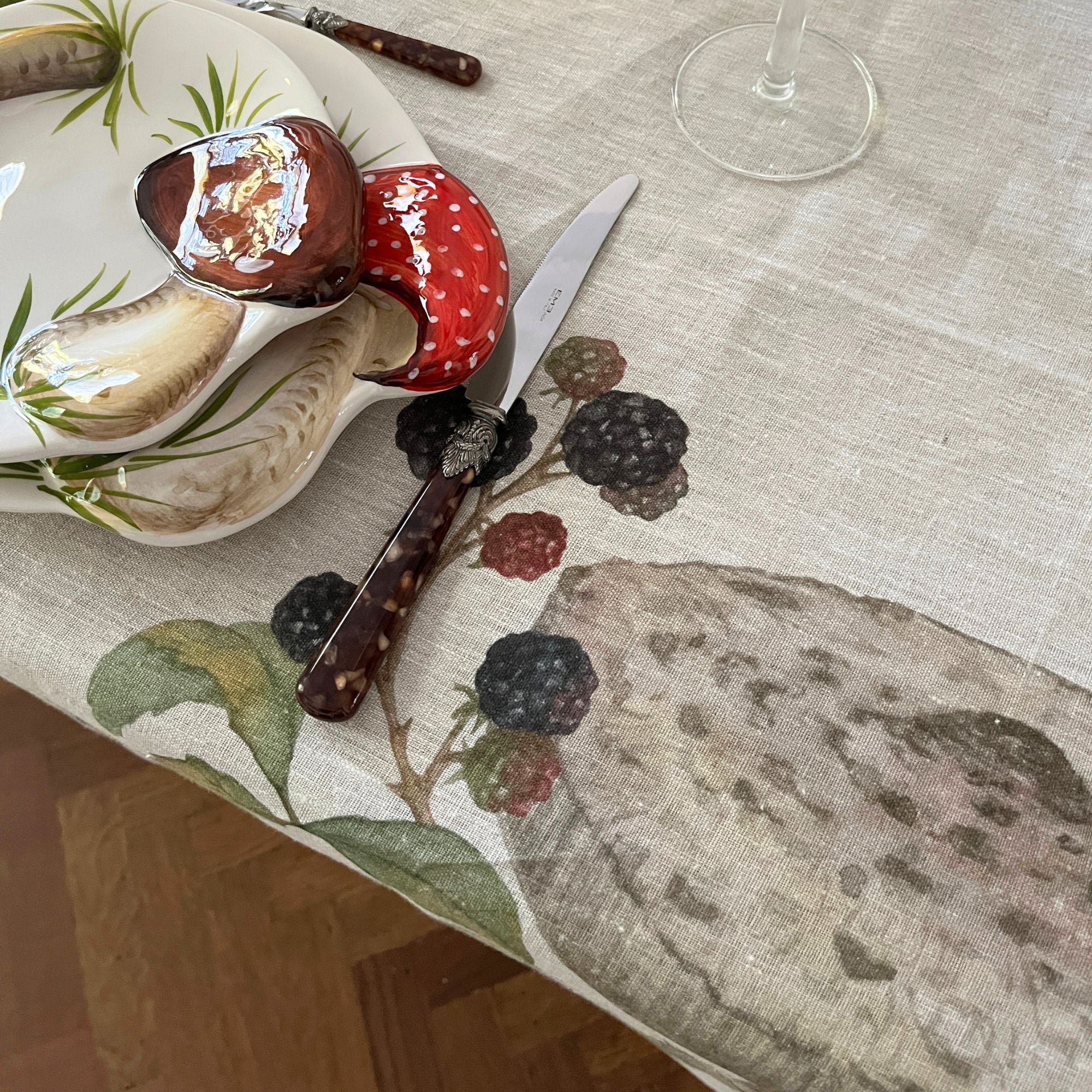 Grifola linnen tafelkleed en loper met paddenstoelen, kies je formaat