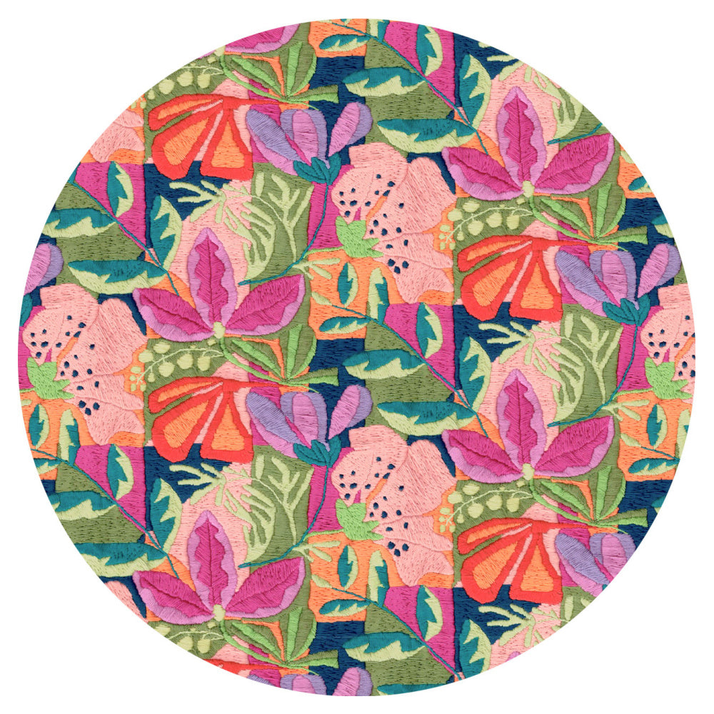 Katoenen tafelkleed Kiriku met 'geborduurde bloemen', kies je formaat (ook rond en als tafelloper)