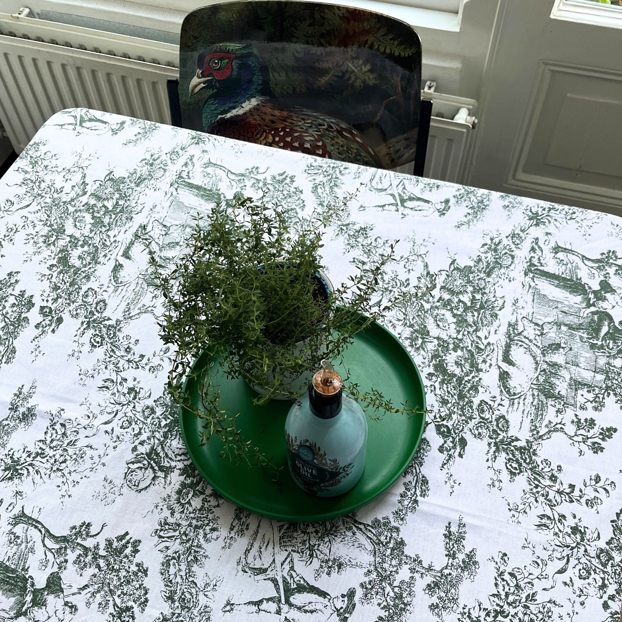 Toile de Jouy groot tafelkleed kies uit donkergroen, grijs, rood, roze, lichtblauw, oker | 160 x 300 cm