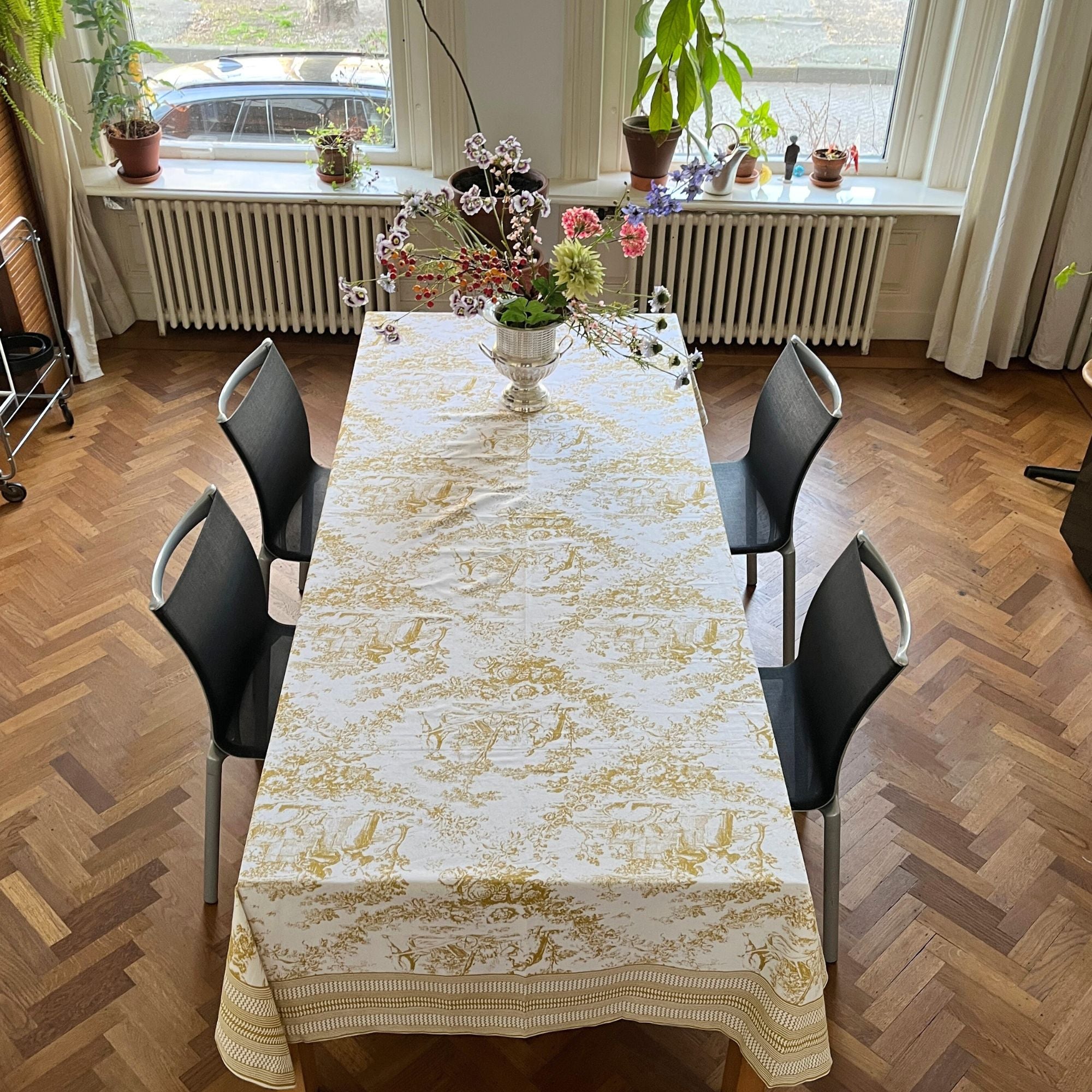 Toile de Jouy groot tafelkleed kies uit donkergroen, grijs, rood, roze, lichtblauw, oker | 160 x 300 cm