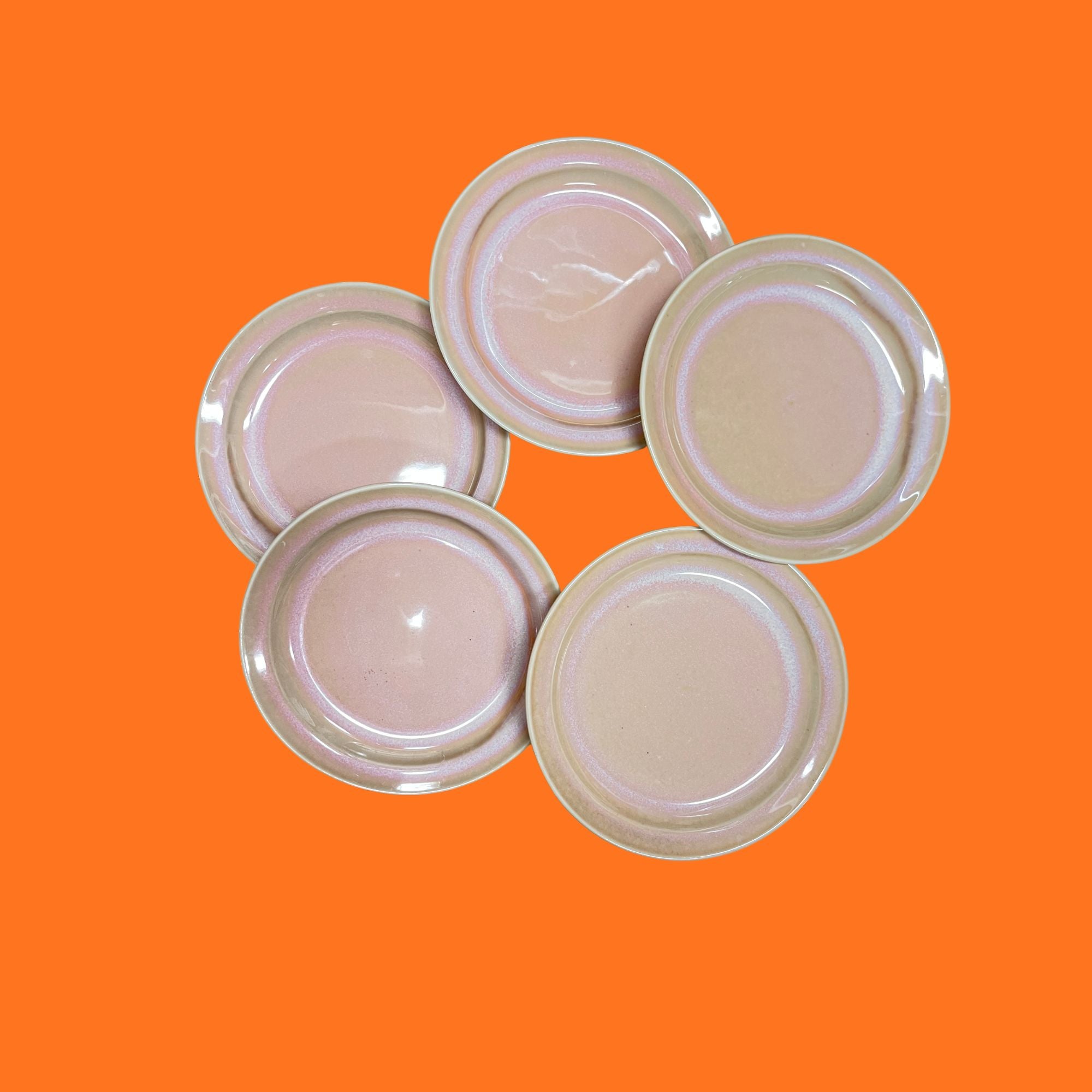 Nur online erhältlich: Loveramics Er-go! rosa Kuchenplatte 15 cm