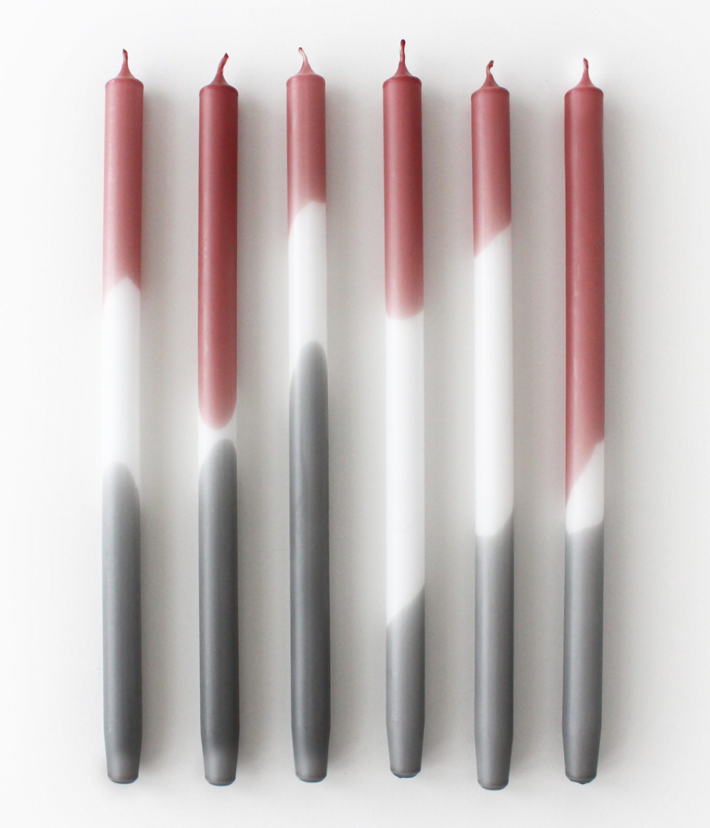 Mo Man Tai dip dye kaars Foggy Maroon, 35 cm hoog