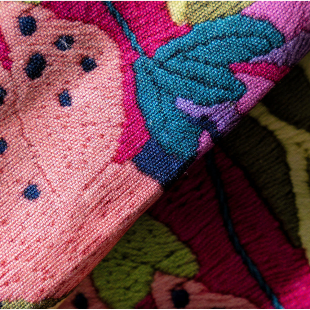 Katoenen tafelkleed Kiriku met 'geborduurde bloemen', kies je formaat (ook rond en als tafelloper)