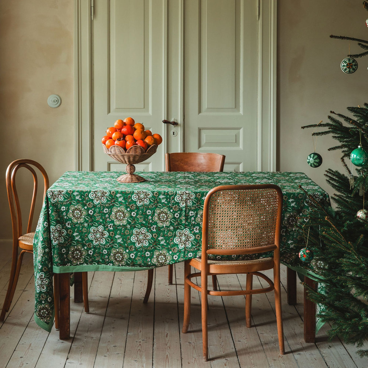 Bungalow blokprint tafelkleed Yamini Sage in groen, wit, grijs, olijfgroen | 170 x350 cm