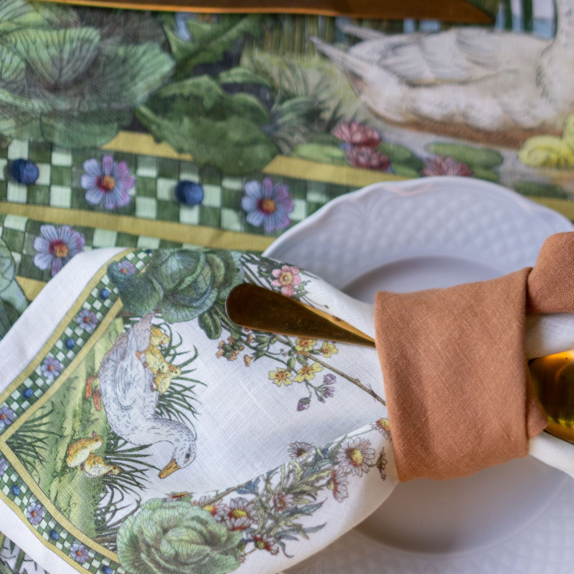 Bunny Garden lente- en paastafelkleden en loper, kies je formaat