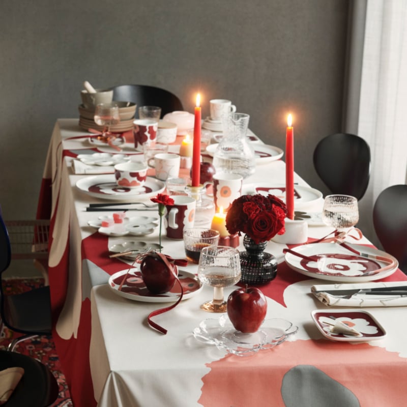 Marimekko Oiva Unikko red tones bowl 2.5 deciliter