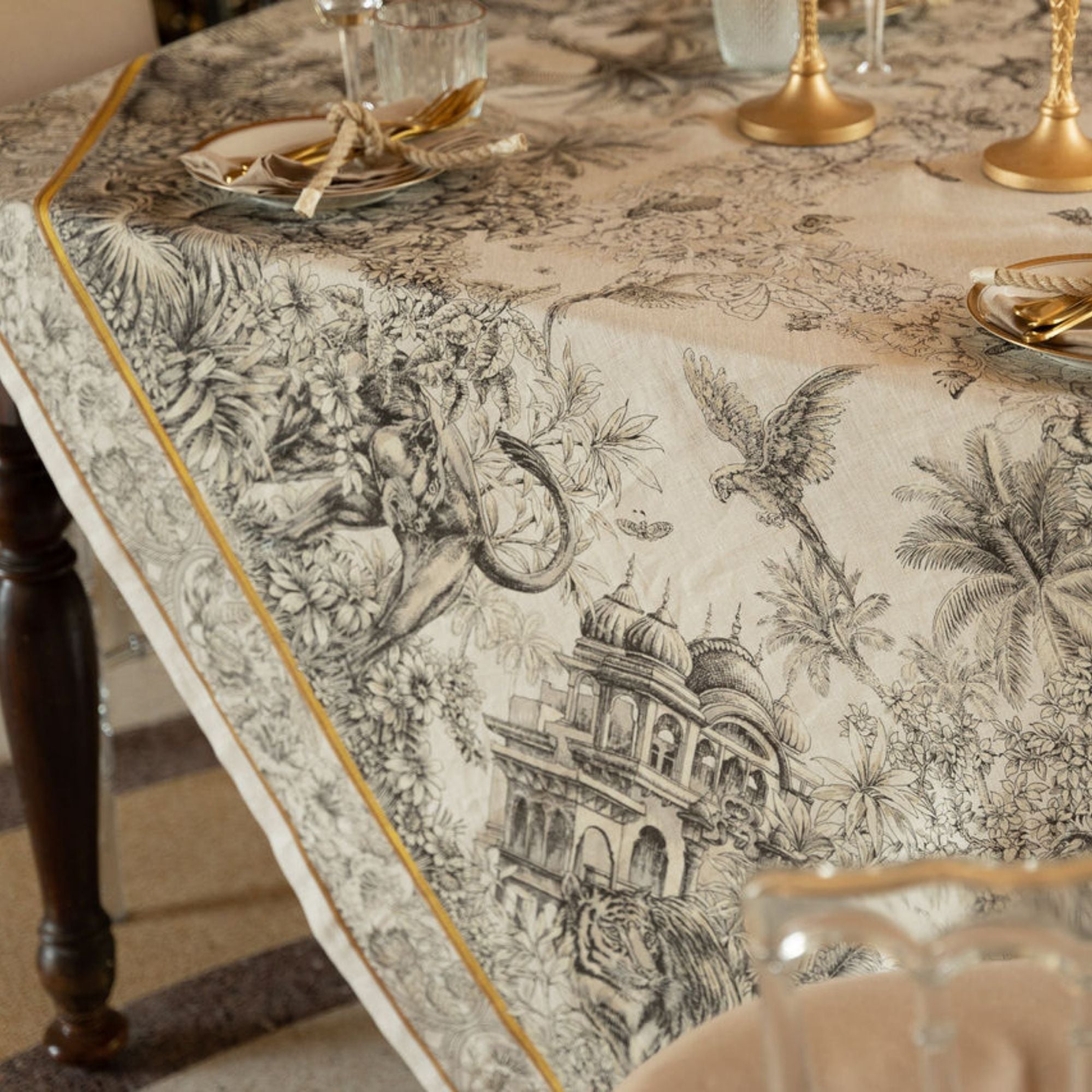 Tantra linnen tafelkleden en loper met tijger, olifant, Indiase paleizen en palmen, kies je formaat