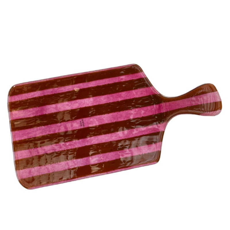 Glazen serveerplank met iets opstaand handvat. Rood roze gestreept | 45 x 23 cm