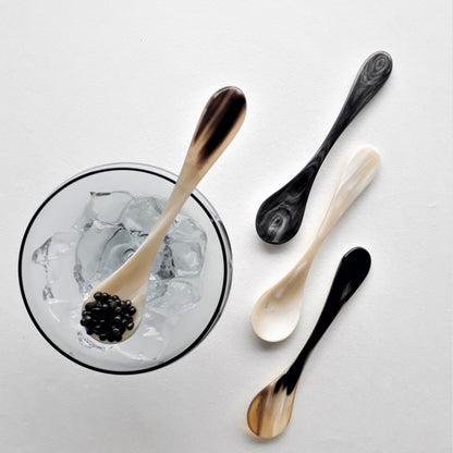 Hornvarefabrikken kaviaarlepeltje van hoorn