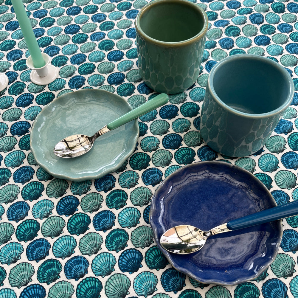 Eggy turquoise met blauwe schelpjes met geruite rand | 180 x 265