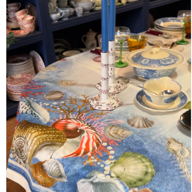 Linnen tafelkleed Murice met schelpen en koraal | 170 x 360 cm