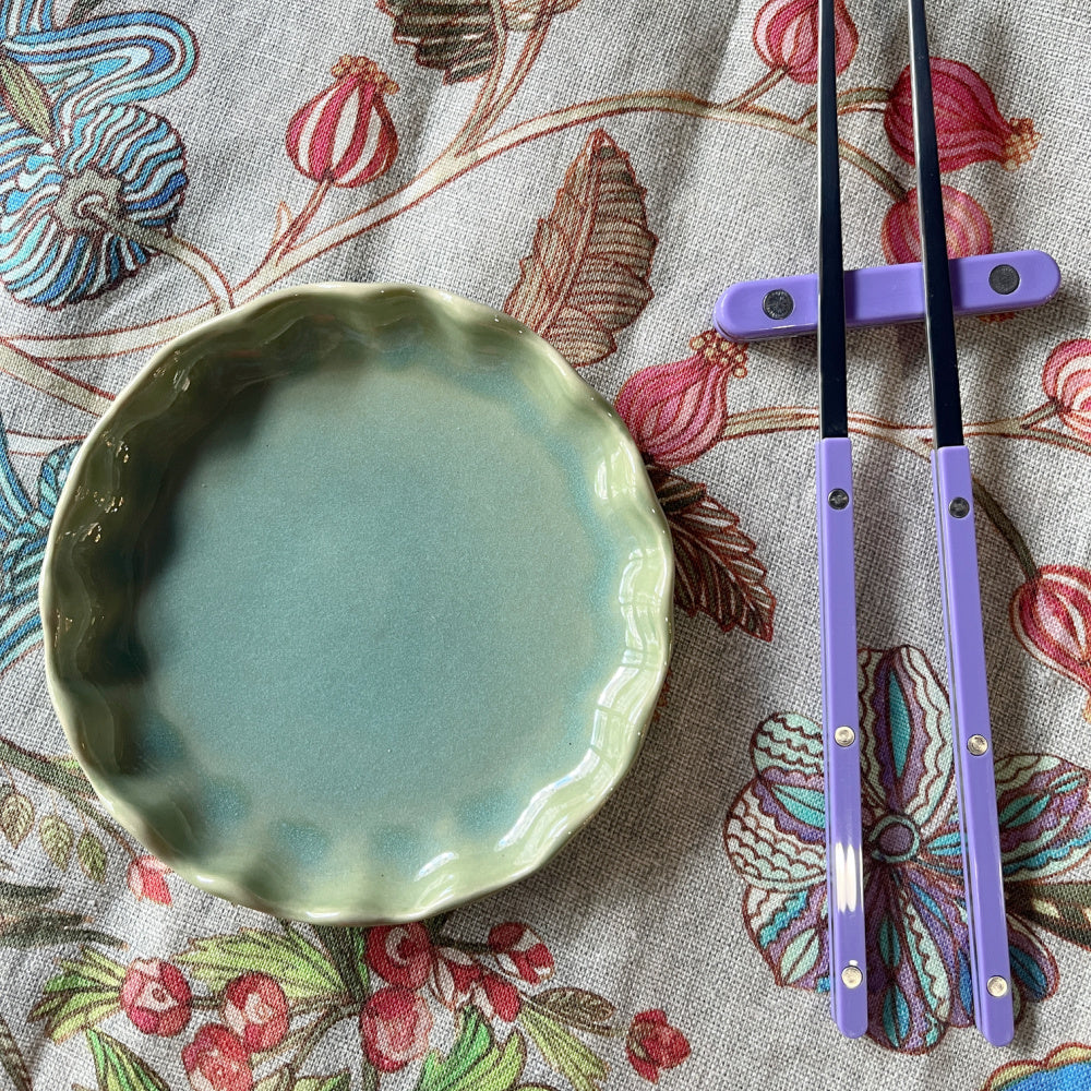 Gresnovo klein bordje met geschubt zacht groen (émeraude bleue) | Ø13 cm