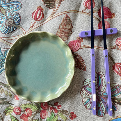 Gresnovo klein bordje met geschubt zacht groen (émeraude bleue) | Ø13 cm