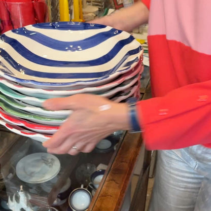 Arcucci Dolce Vita Nastro gestreepte saladeschaal Ø 33 cm en 8 cm hoog, rood, groen, marine, lavendel, tiffany blue en oudroze