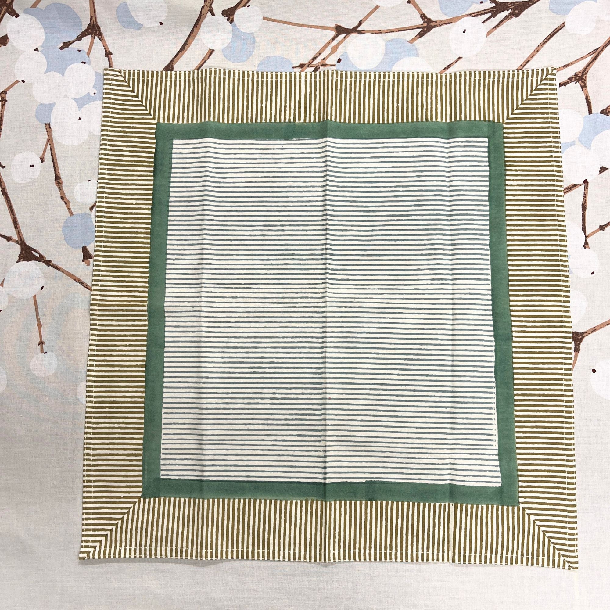 Bungalow groen wit gestreepte blokprint servetten Jaya sage, 4 stuks | 45 x 45 cm