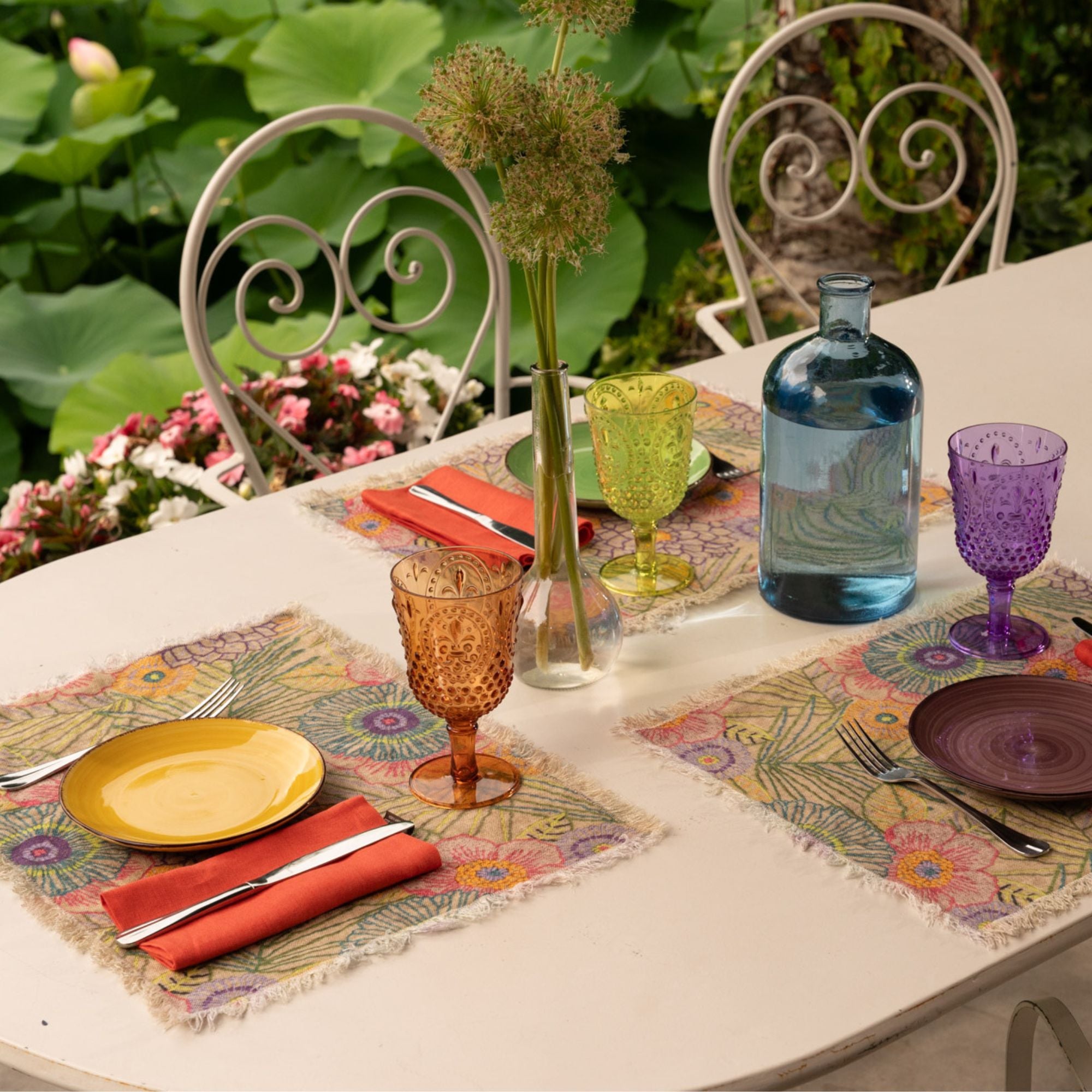 Baumwolltischdecke Dalia mit gestickten Blumen, Größe wählbar (auch rund und als Tischläufer erhältlich)