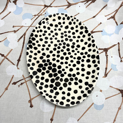 Duro Ceramics turquoise of zwart gestipte ovale schaal  30 x 21 cm