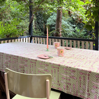 Eggy tafelkleed groen en roze met bestek | 135 x 230