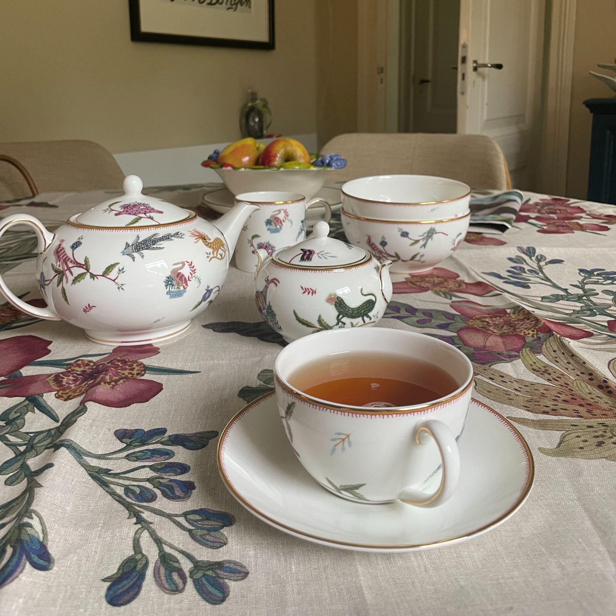 Linnen tafelkleed Eradea met orchideeën, kies je formaat (ook rond en als tafelloper)