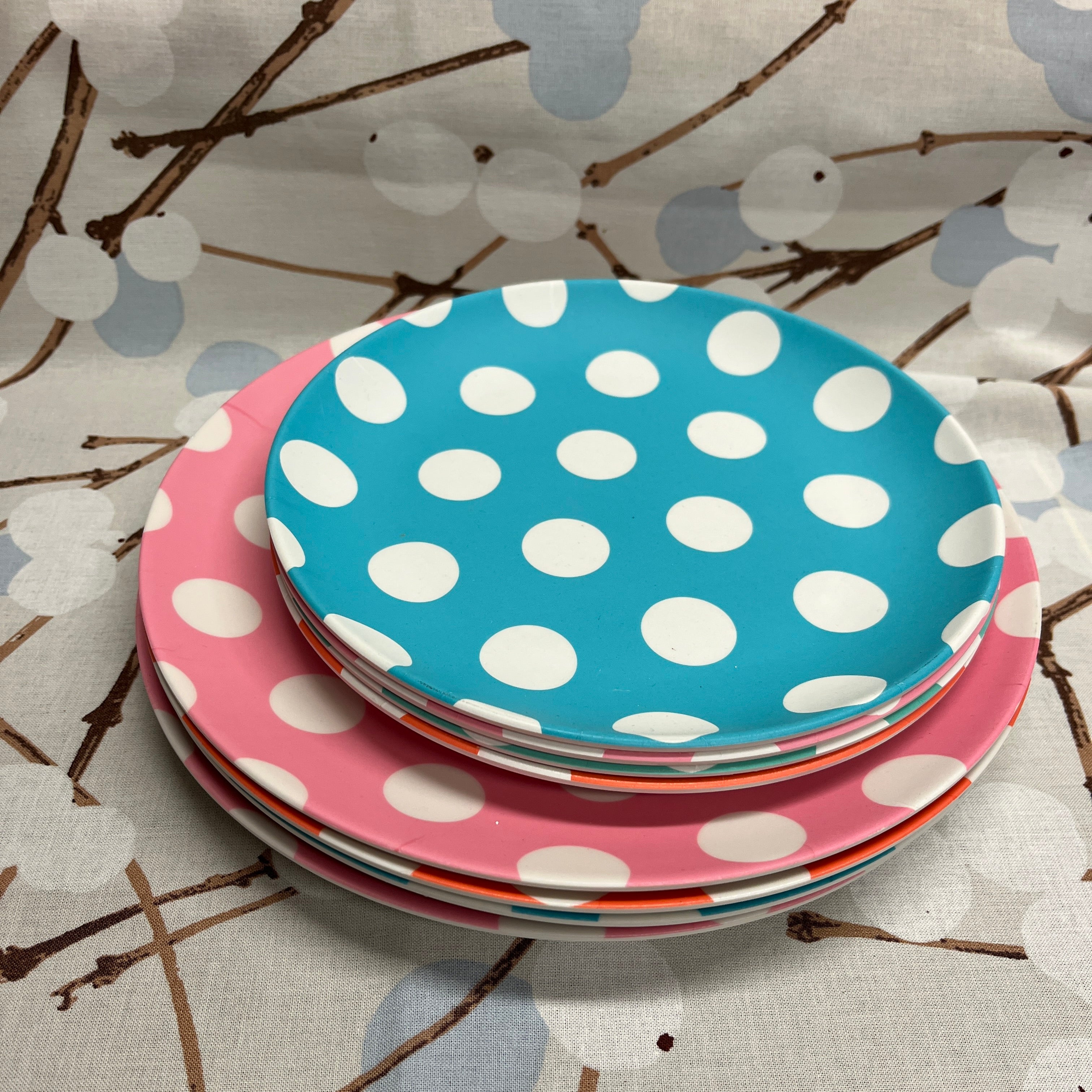 Polkadot melamine set van 4 dinerborden of ontbijtborden roze, koraal, lichtblauw en turquoise | Kleuroptafel