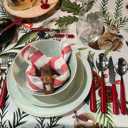 Kersttafelkleed Nutnook met eekhoorns en kerstgroen, kies je formaat (ook rond en als tafelloper)