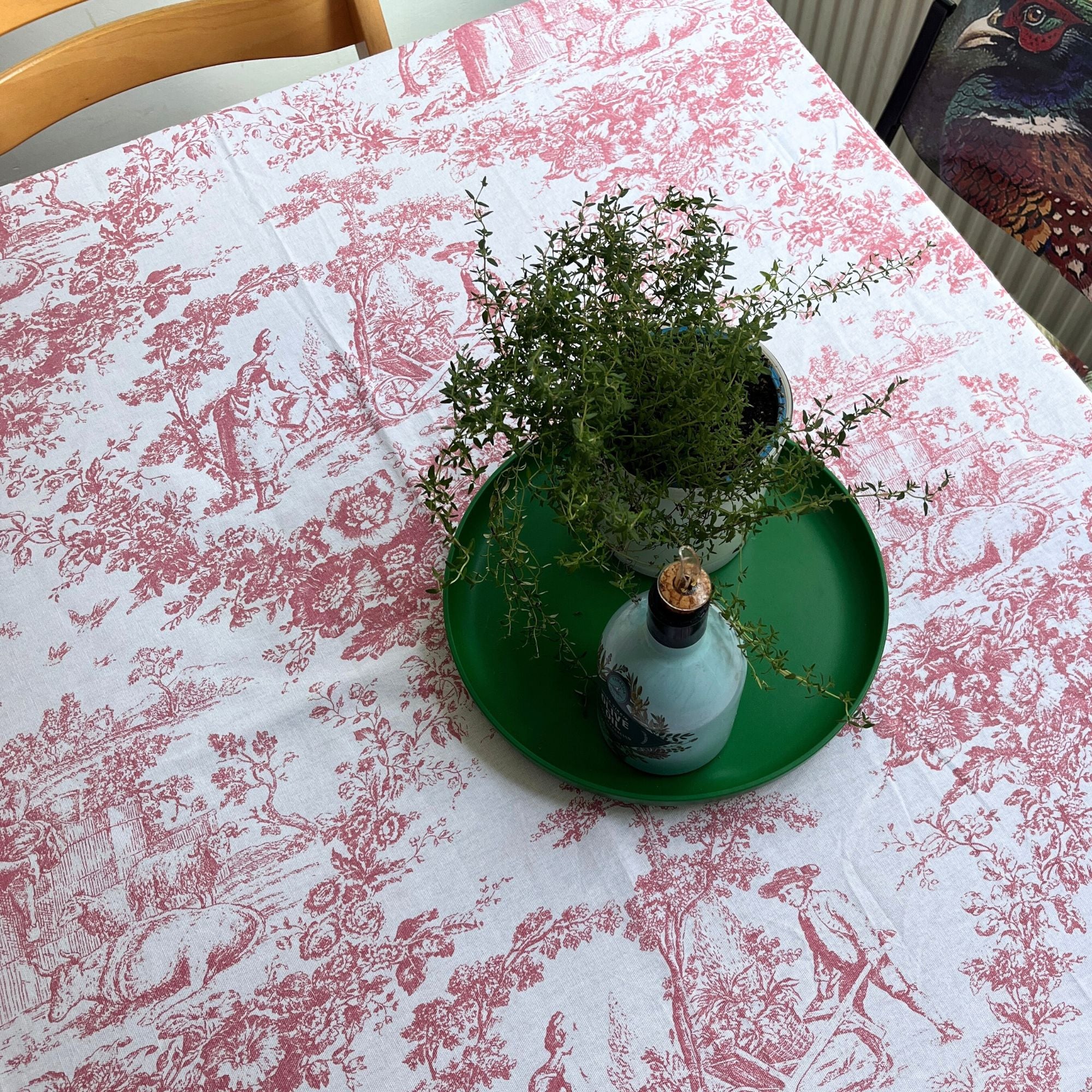 Toile de Jouy vierkant tafelkleed kies uit donkergroen, grijs, rood, roze, lichtblauw | 160 x 160 cm