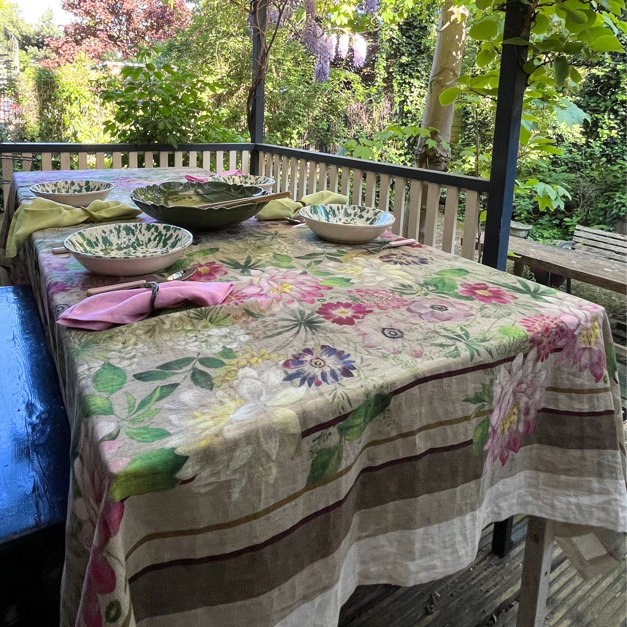 Tafelkleed / Sprei La Vie en Rose met weelderige rozen | 180 x 280 cm