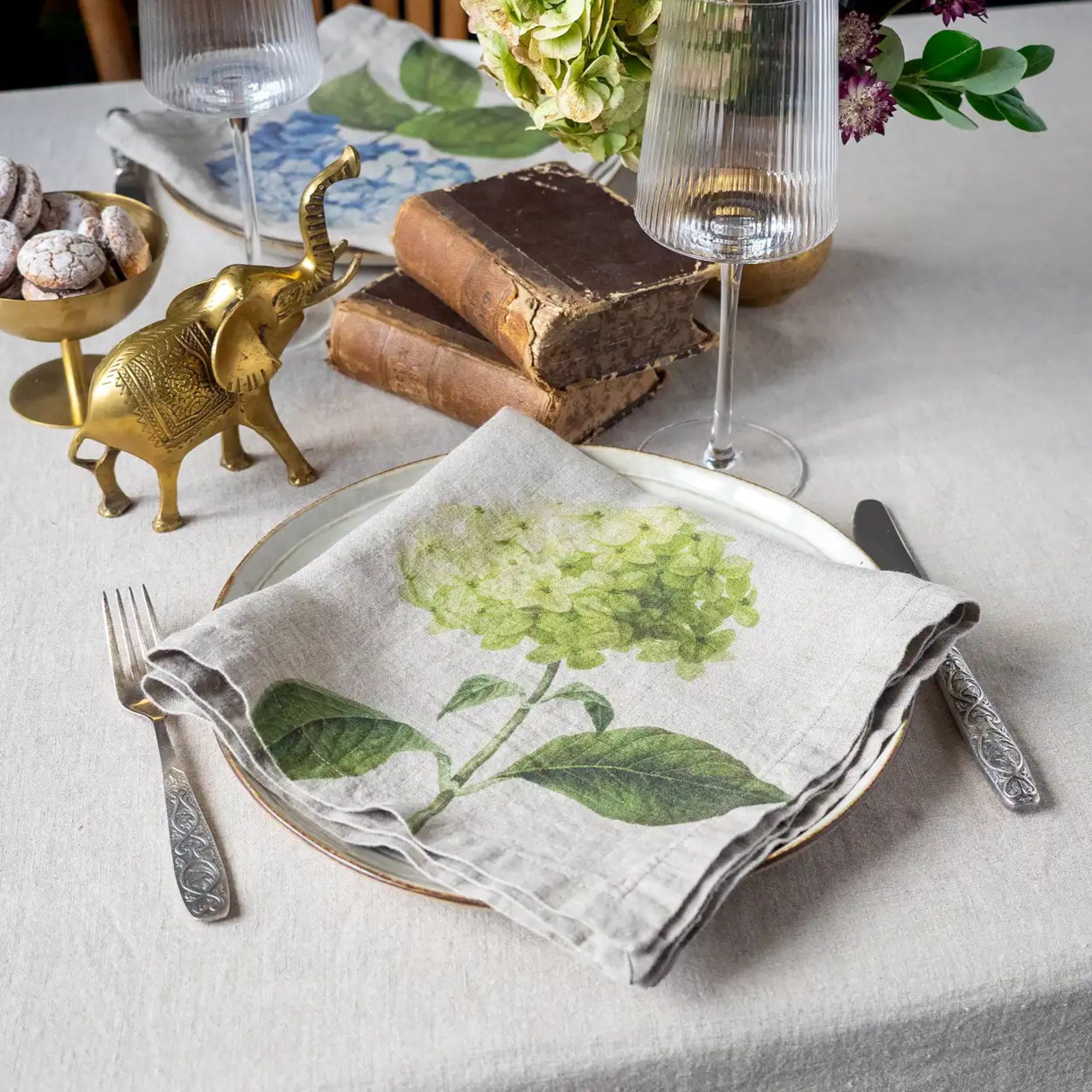 Linoroom Hydrangea naturel linnen tafelkleed met roze en blauwe hortensia's, kies je formaat en/of bijbehorende servetten (kopie)