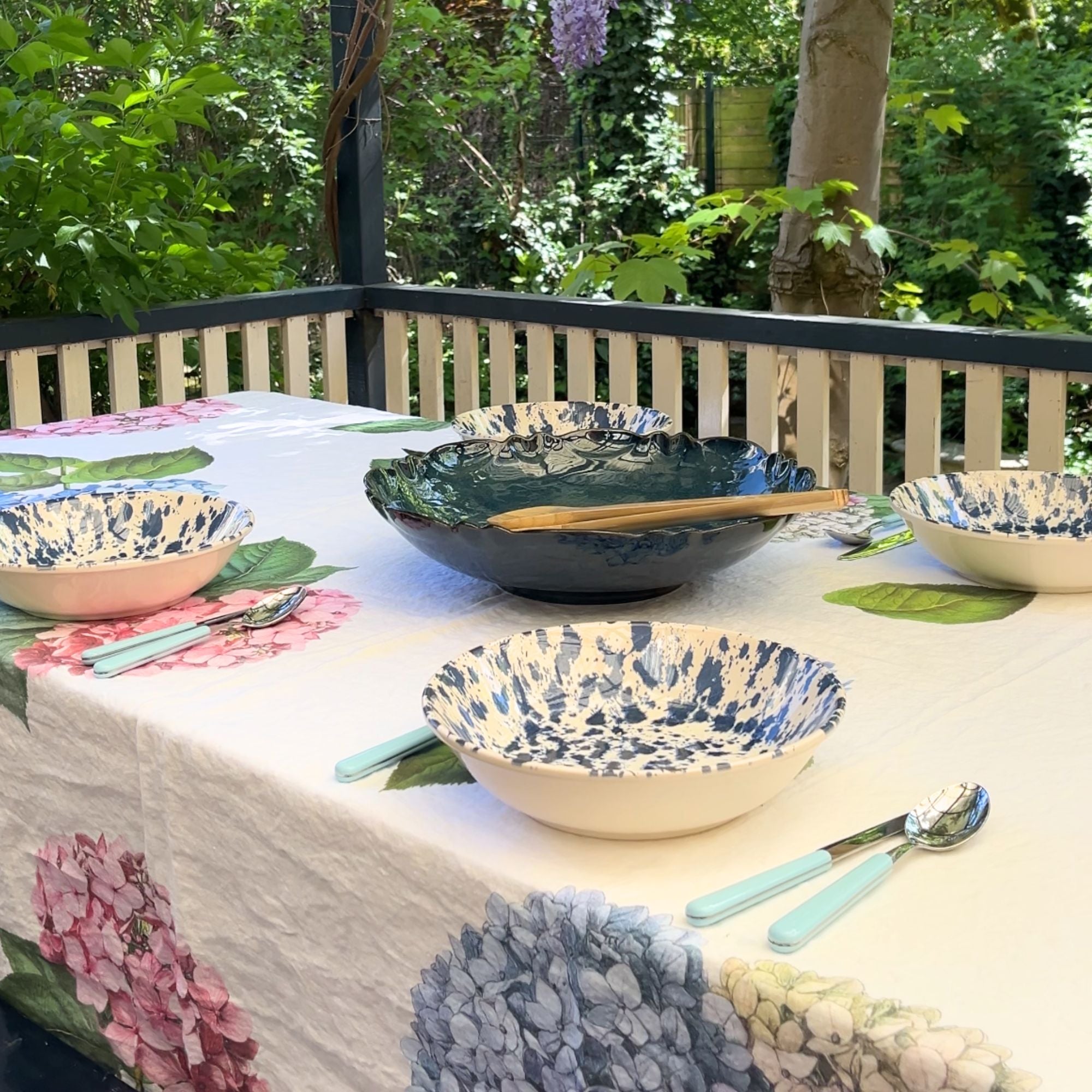 Linoroom Hydrangea wit linnen tafelkleed met roze en blauwe hortensia's, kies je formaat