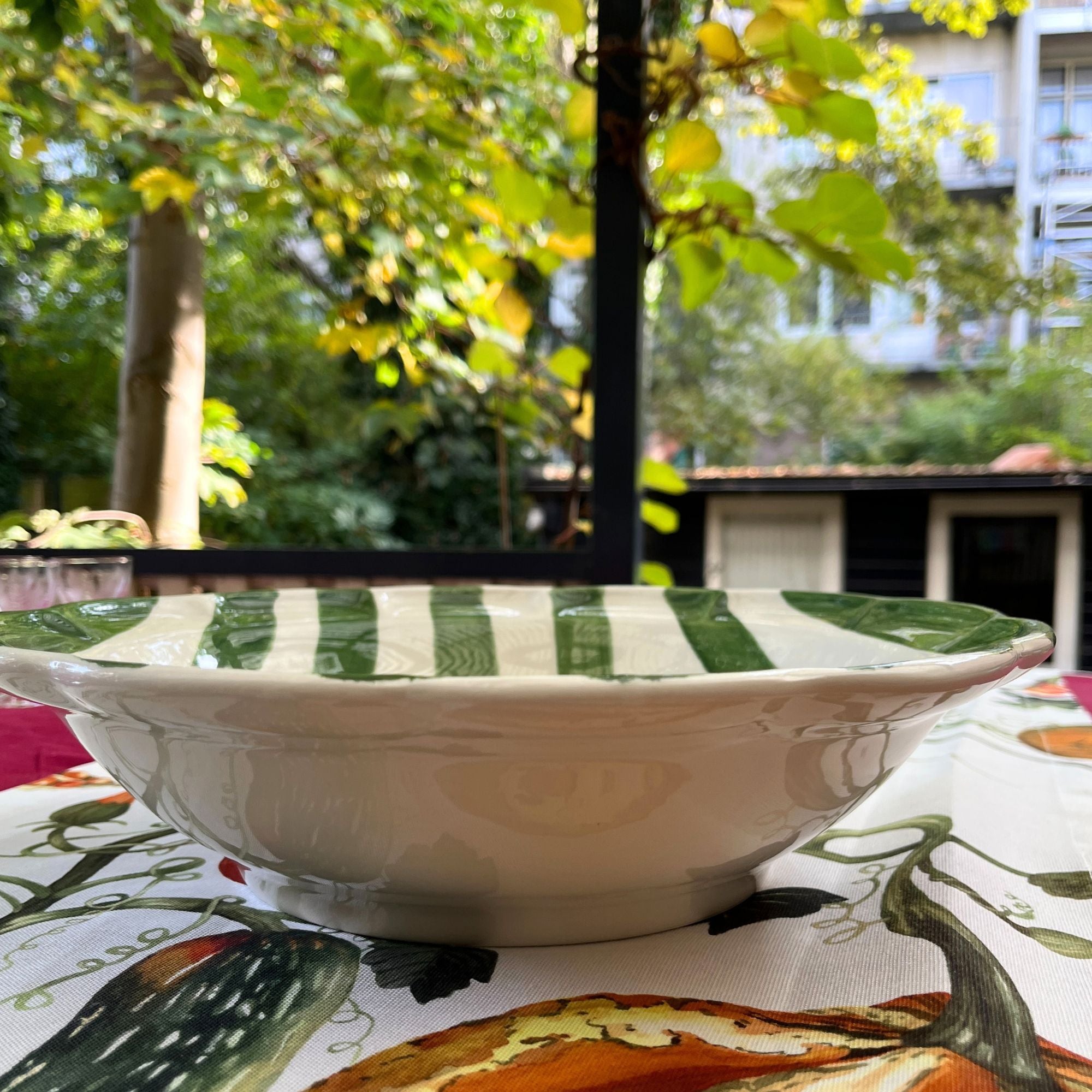 Arcucci Dolce Vita Nastro gestreepte saladeschaal Ø 33 cm en 8 cm hoog, rood, groen, marine, lavendel, tiffany blue en oudroze