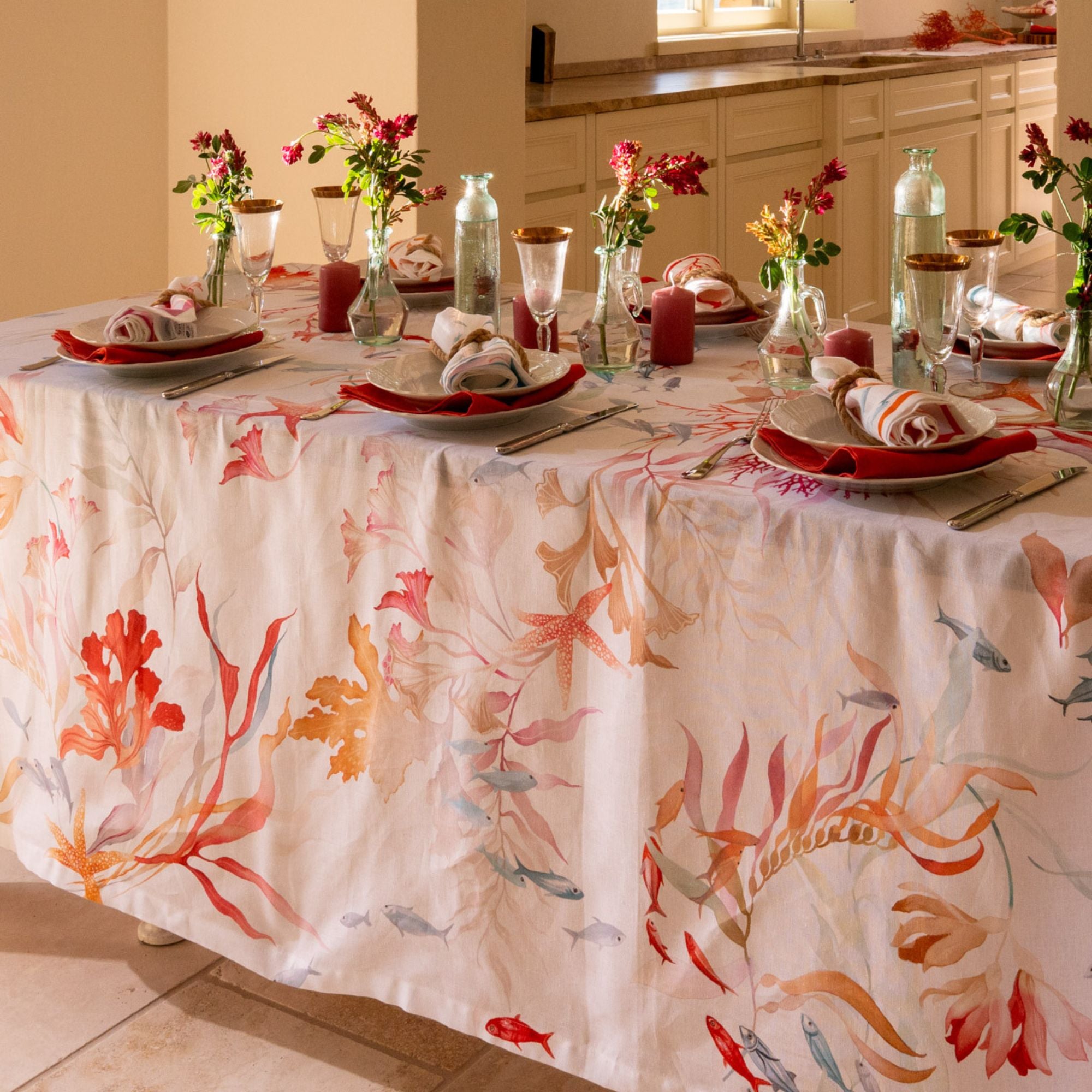 Linnen tafelkleed Ondiva met koraal, visjes, kwallen etc, kies je formaat (ook rond en als tafelloper)
