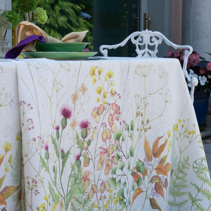 Selvatica Leinentischdecke mit Bordüre aus wilden Sommerblumen, wählen Sie Ihre Größe (auch rund und als Tischläufer erhältlich).