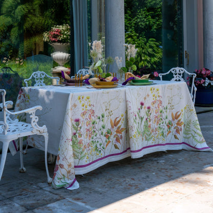 Selvatica Leinentischdecke mit Bordüre aus wilden Sommerblumen, wählen Sie Ihre Größe (auch rund und als Tischläufer erhältlich).