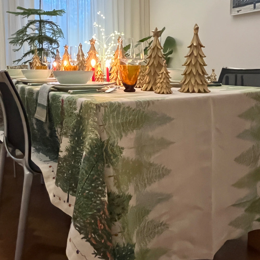 Fairy Trees linnen kersttafelkleed en loper met magisch mooi versierde kerstbomen, kies je formaat