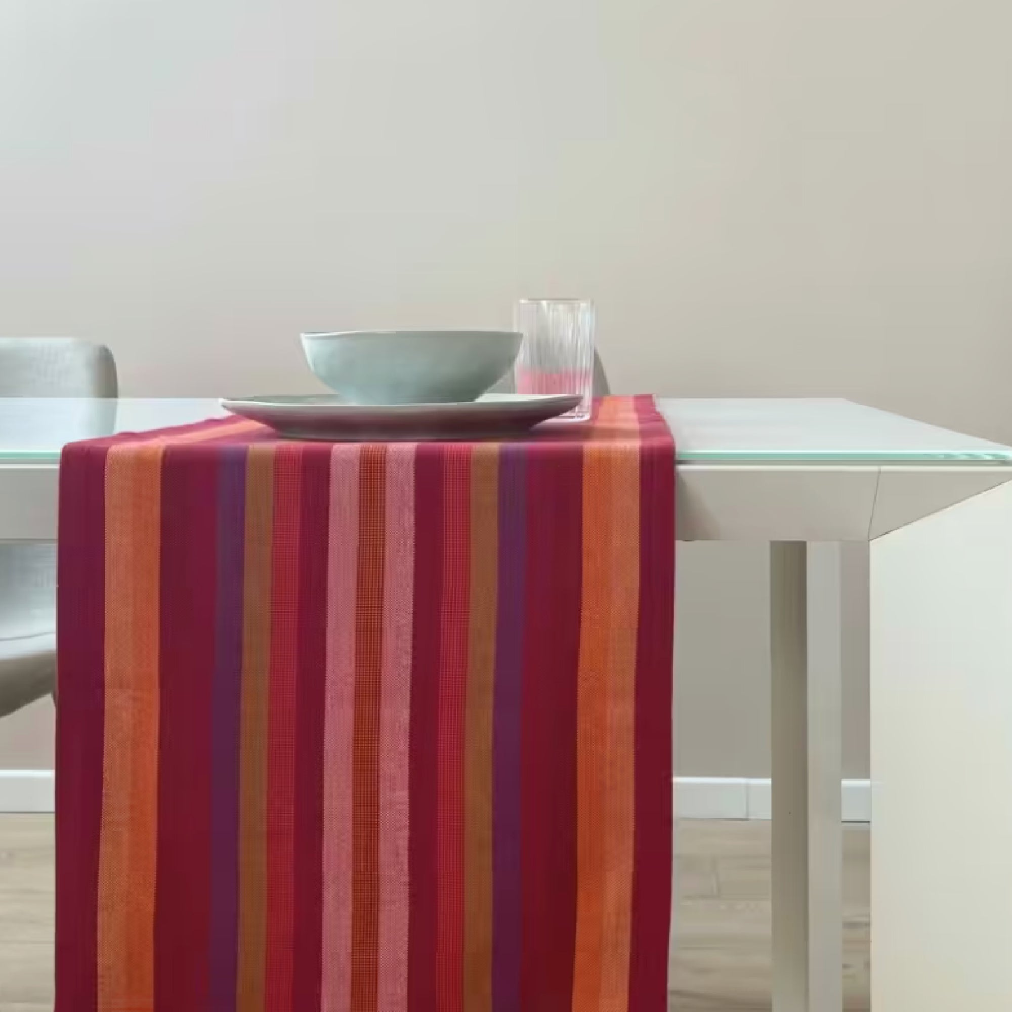 Tafelloper Illimani rood met strepen (katoen)