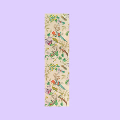 Tafelkleed Carrube, botanische print op ongebleekt linnen-katoen, kies je formaat (ook in rond en tafelloper)