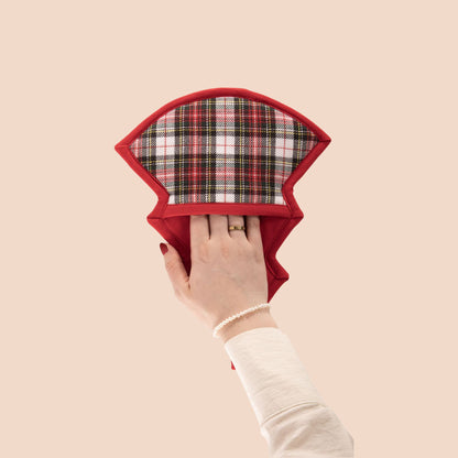 Ovenwant in de vorm van een kerstboom met gezellig kerstruitje