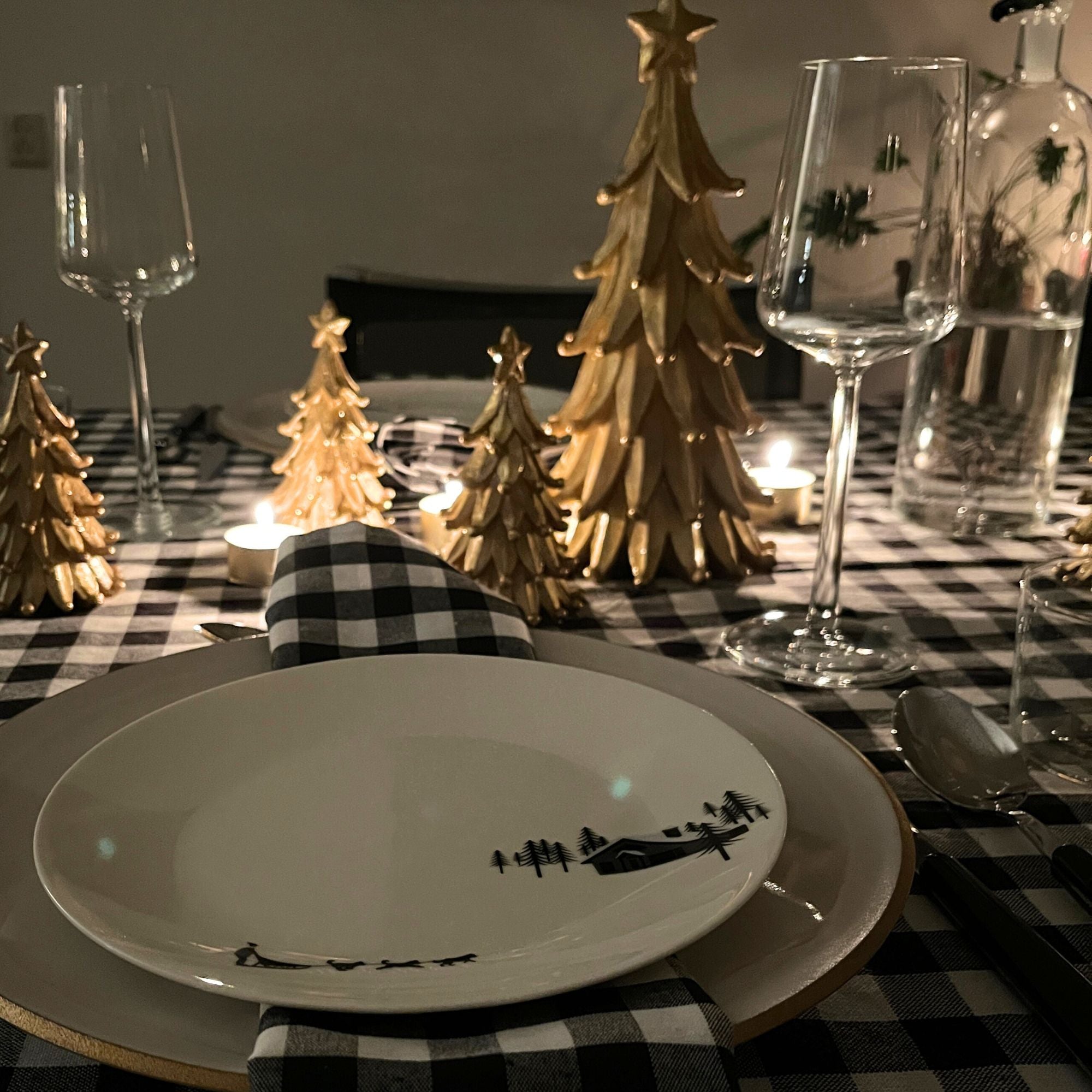 Gouden kerstboom voor op tafel | 28 cm hoog