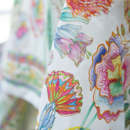 Artigemme linnen tafelkleed en -loper met kleurrijke fantasiebloemen, kies je formaat