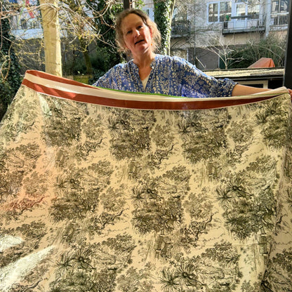 Eggy donkergroen toile de jouy tafelkleed met tijgers en olifanten | 175 x 245 cm