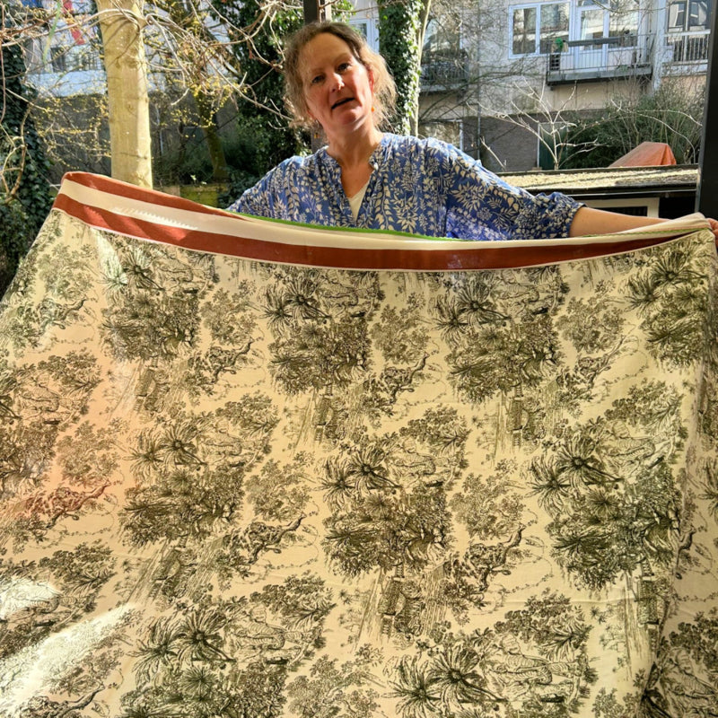 Eggy donkergroen toile de jouy tafelkleed met tijgers en olifanten | 175 x 245 cm