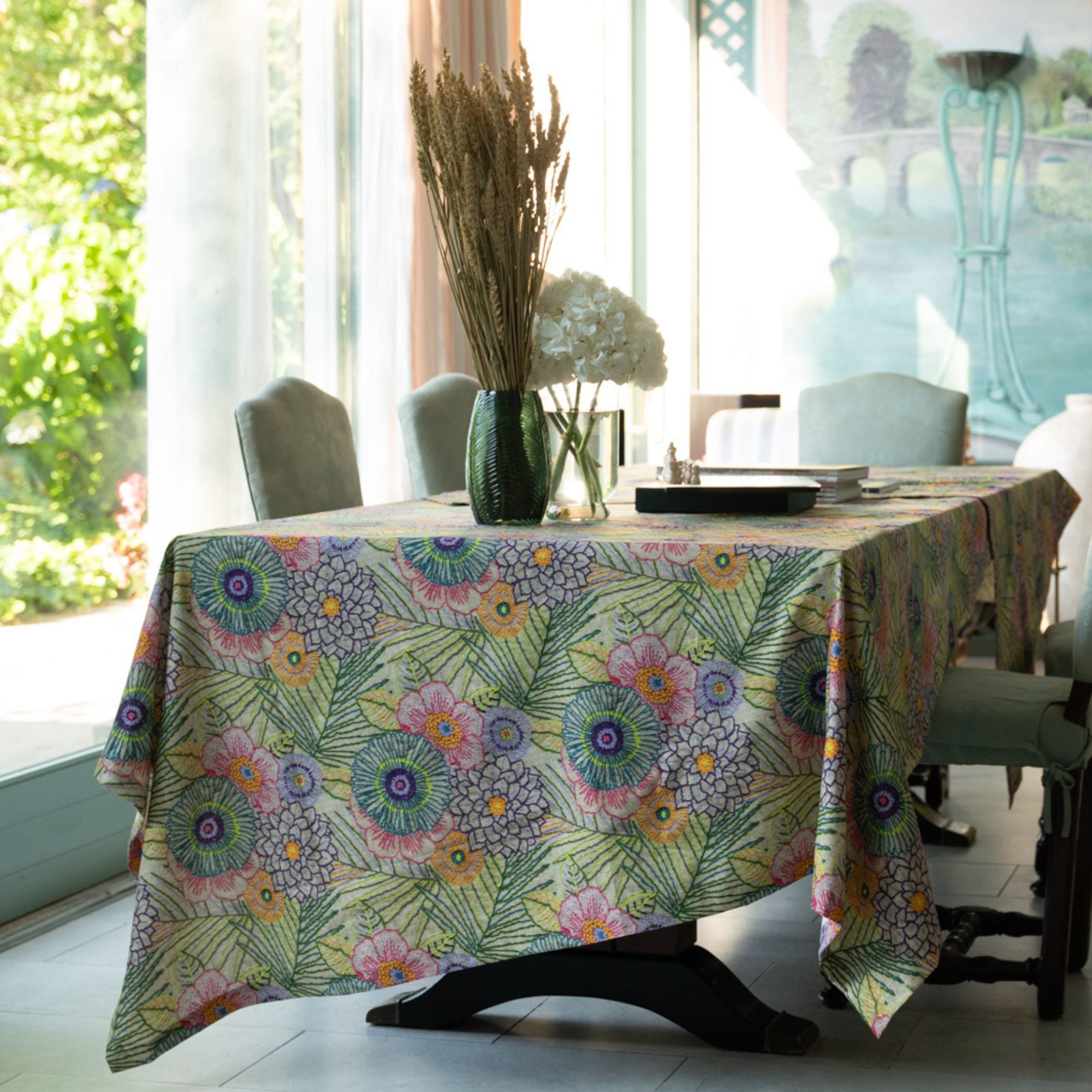 Voorverkoop! Katoenen tafelkleed Dalia met geborduurde bloemen, kies je formaat (ook rond en als tafelloper)