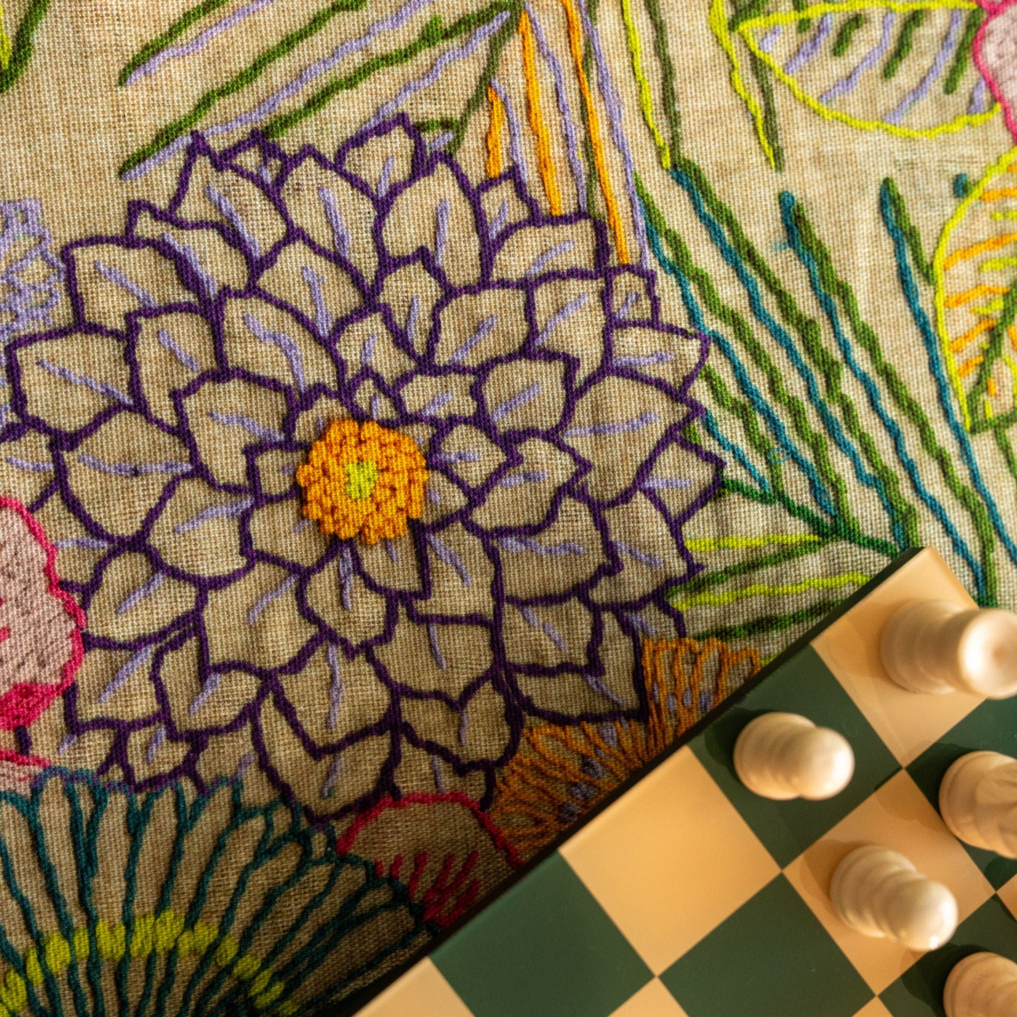 Voorverkoop! Katoenen tafelkleed Dalia met geborduurde bloemen, kies je formaat (ook rond en als tafelloper)