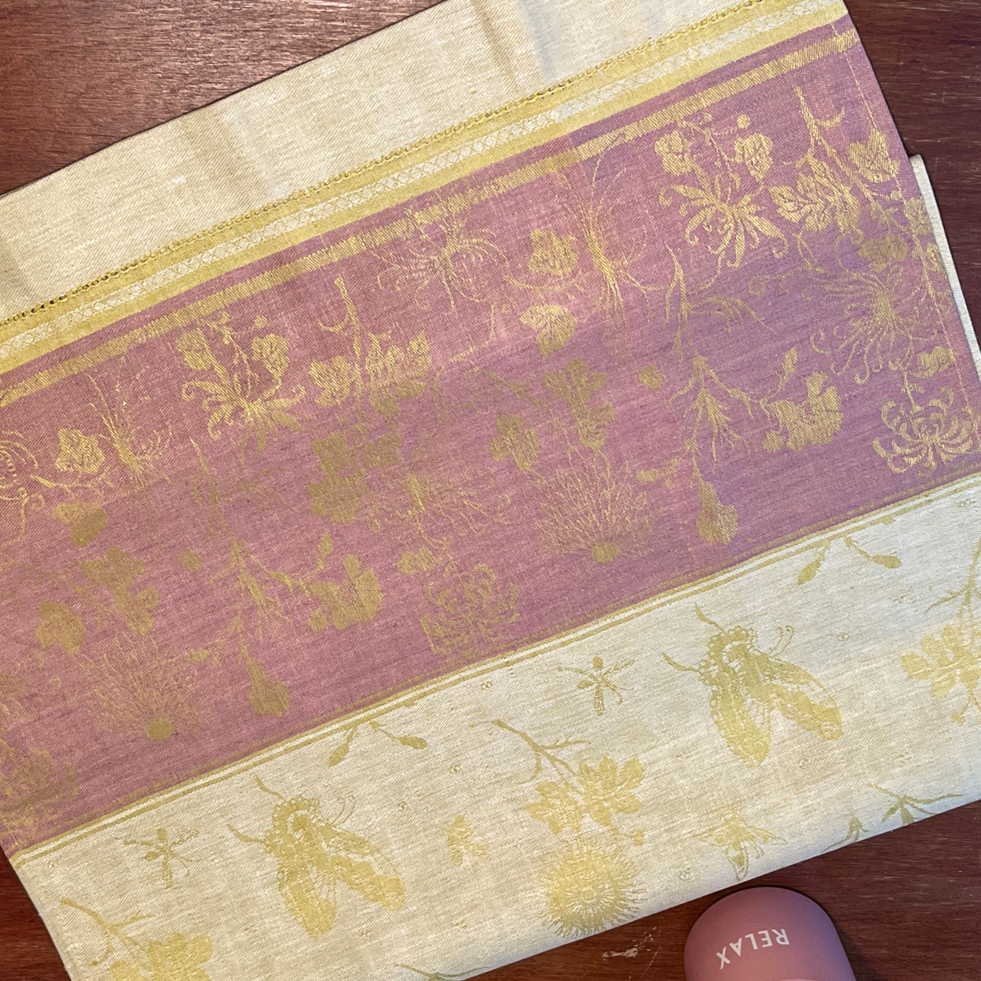 Tafelloper geel-roze jacquard geweven linnen | 47 x 150 cm